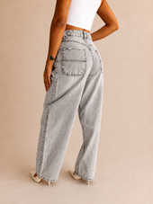 SIGNATURE BELTED BALLOON JEANS